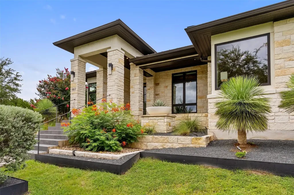 1817 Knights Chance Lane Spicewood TX 78669