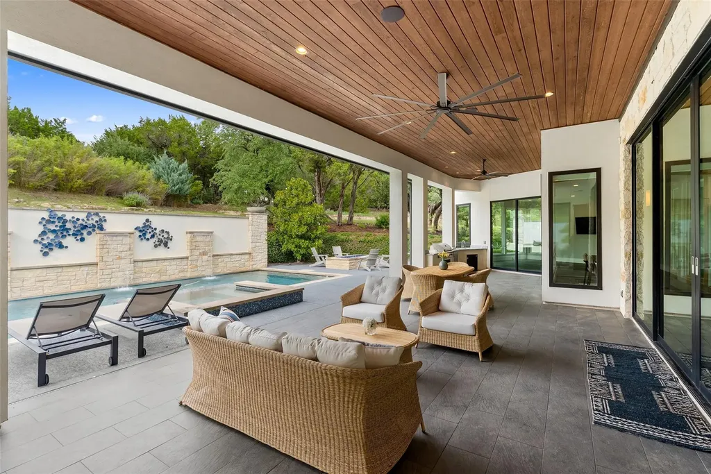 1817 Knights Chance Lane Spicewood TX 78669