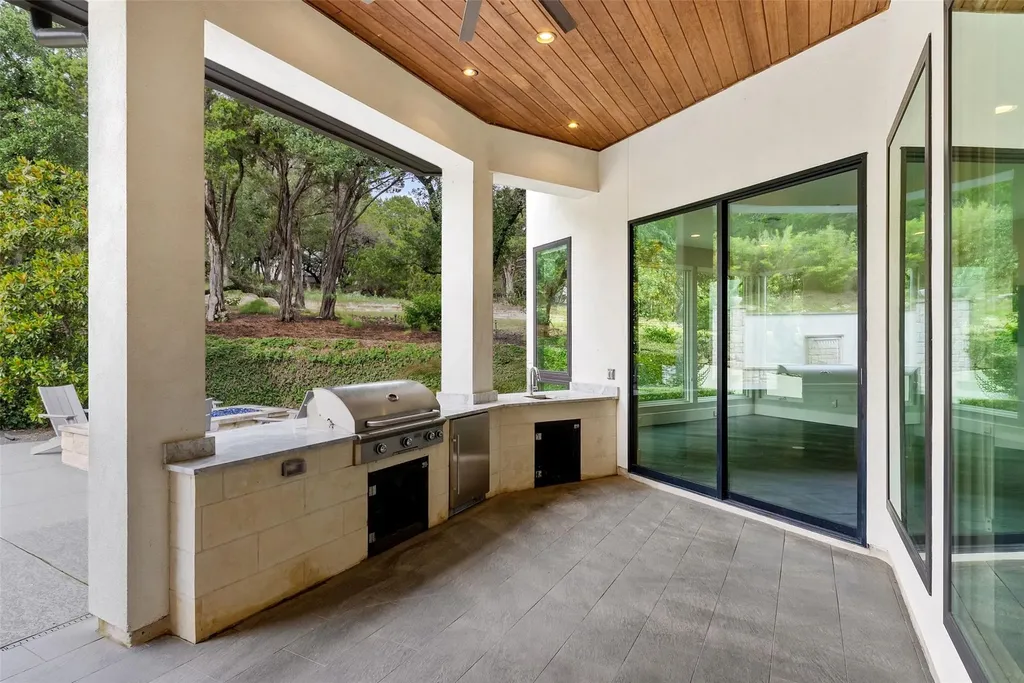 1817 Knights Chance Lane Spicewood TX 78669