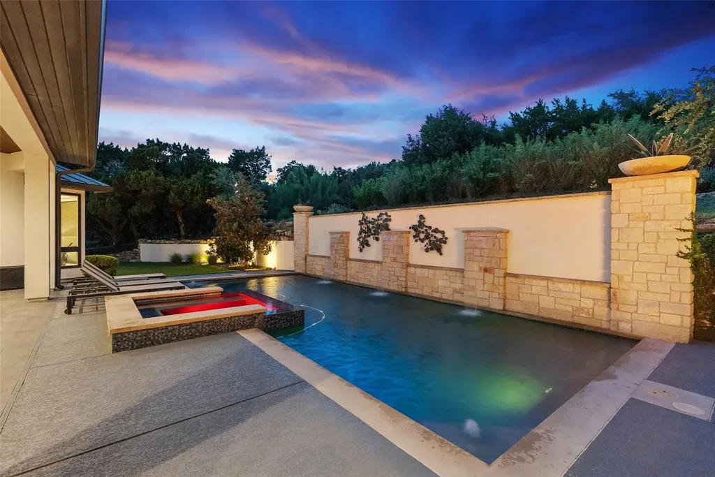 1817 Knights Chance Lane Spicewood TX 78669