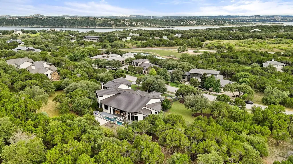 1817 Knights Chance Lane Spicewood TX 78669