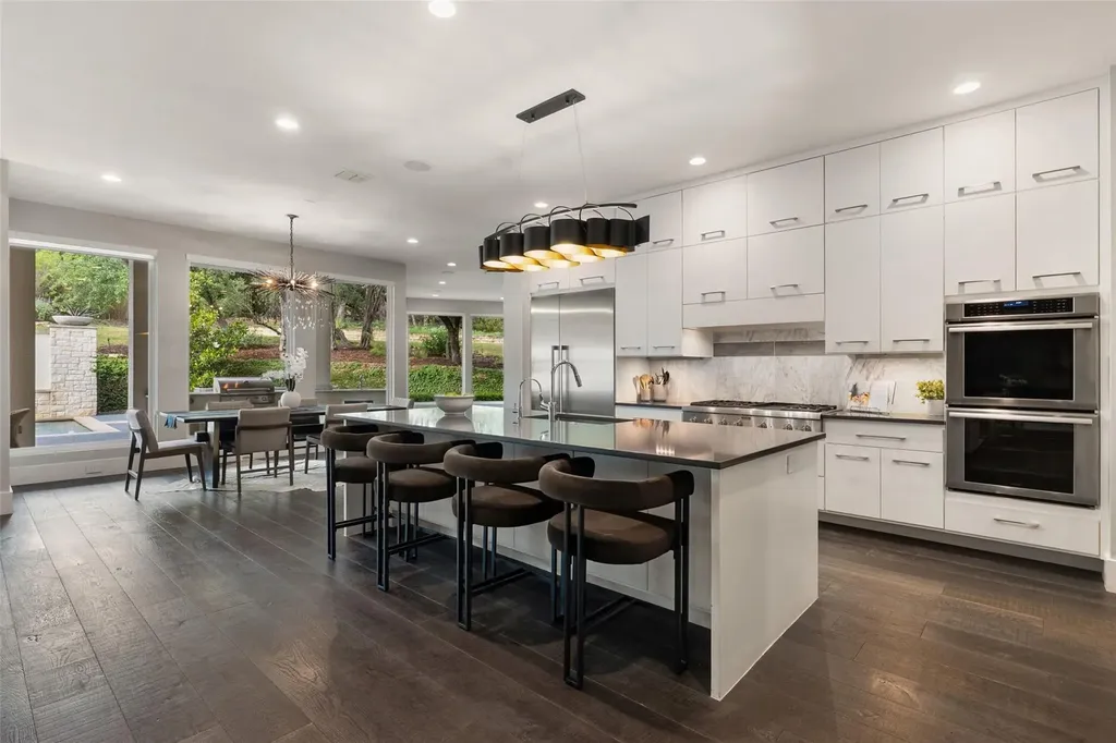 1817 Knights Chance Lane Spicewood TX 78669