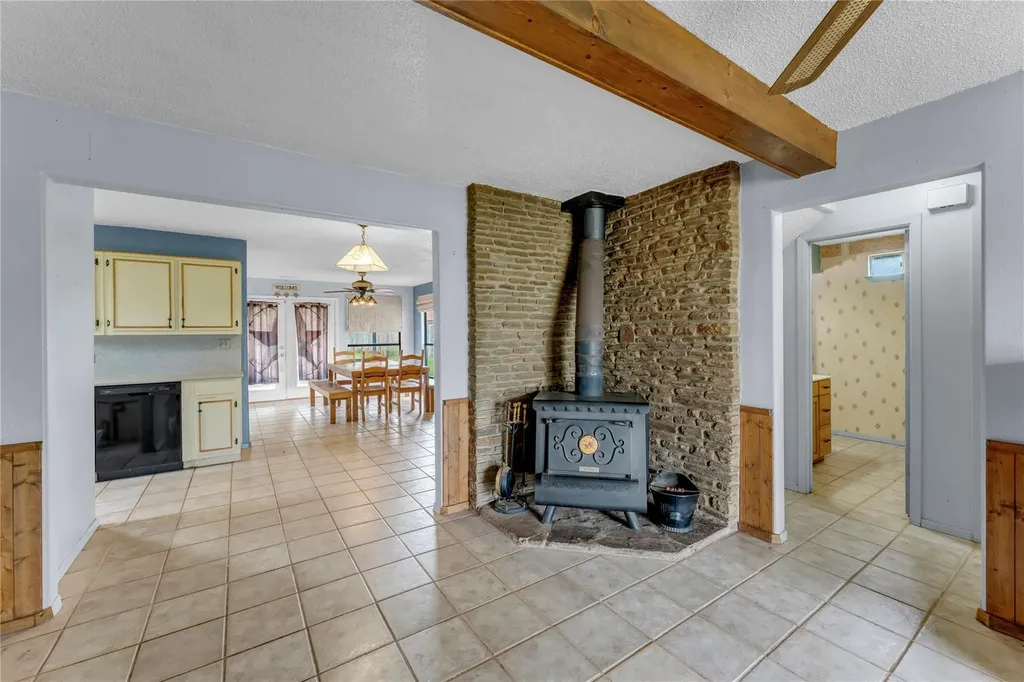 210 N River Oaks Drive Burnet TX 78611