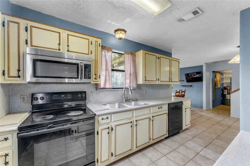 210 N River Oaks Drive Burnet TX 78611