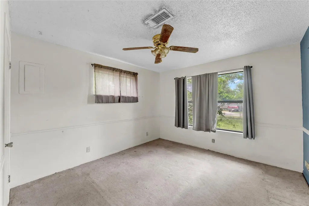 210 N River Oaks Drive Burnet TX 78611