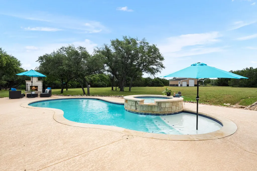 140 Shin Oak Lane Liberty Hill TX 78642