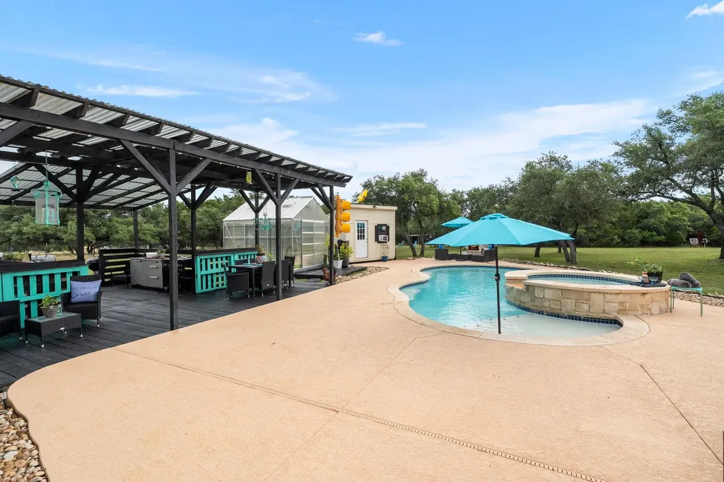 140 Shin Oak Lane Liberty Hill TX 78642