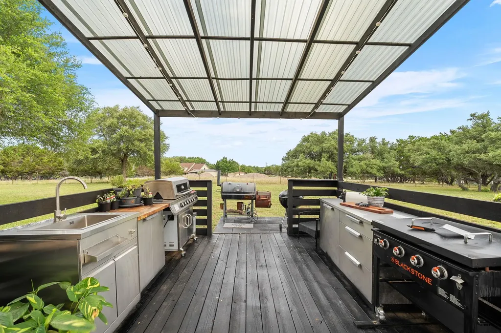 140 Shin Oak Lane Liberty Hill TX 78642