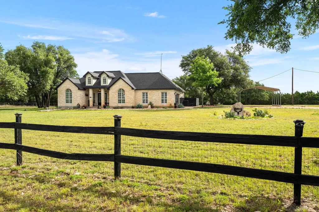140 Shin Oak Lane Liberty Hill TX 78642