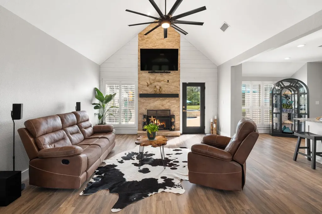 140 Shin Oak Lane Liberty Hill TX 78642