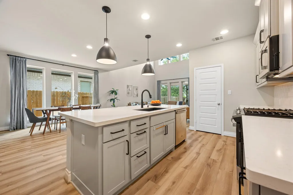 2632 Grizzly Way Leander TX 78641