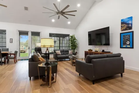 346 The Oaks Boulevard Elgin TX 78621