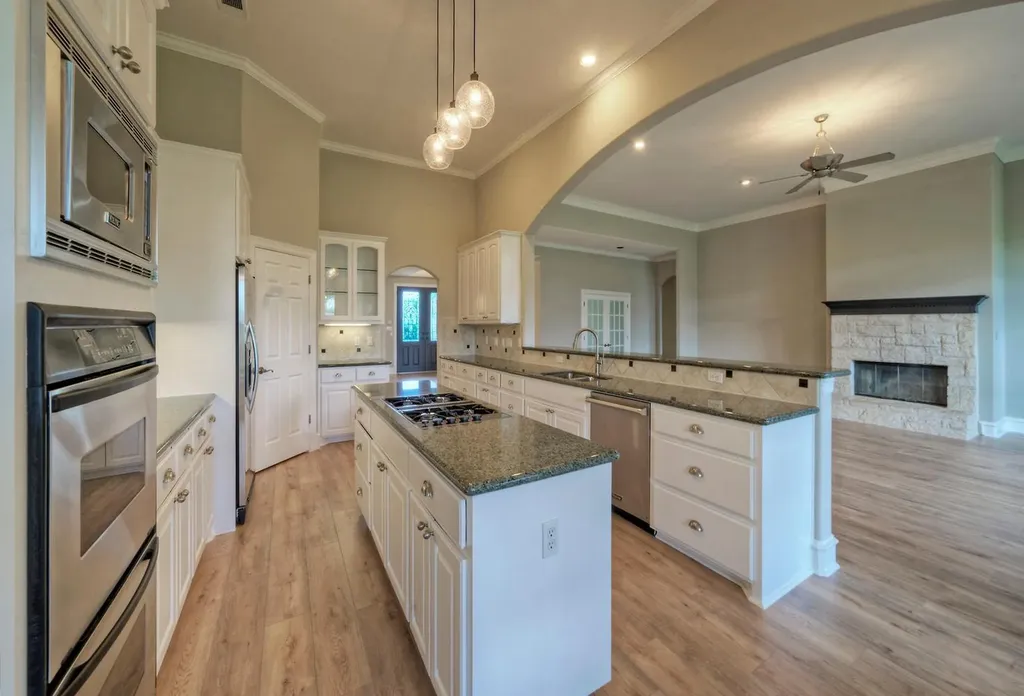 12012 Uplands Ridge Drive Bee Cave TX 78738
