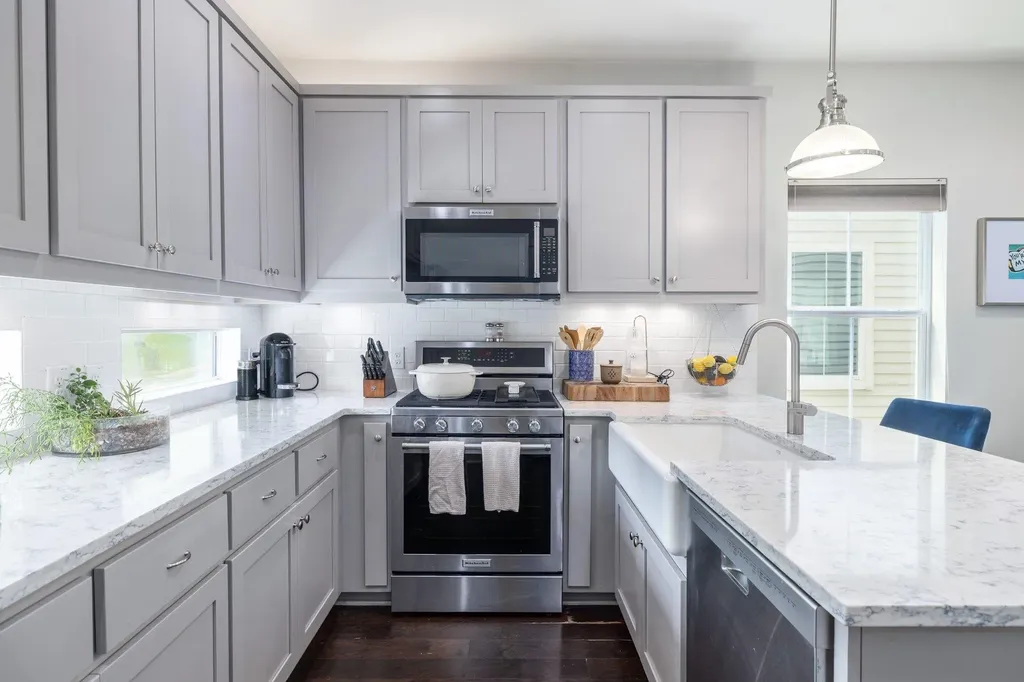 2705 Halcyon Drive Austin TX 78702