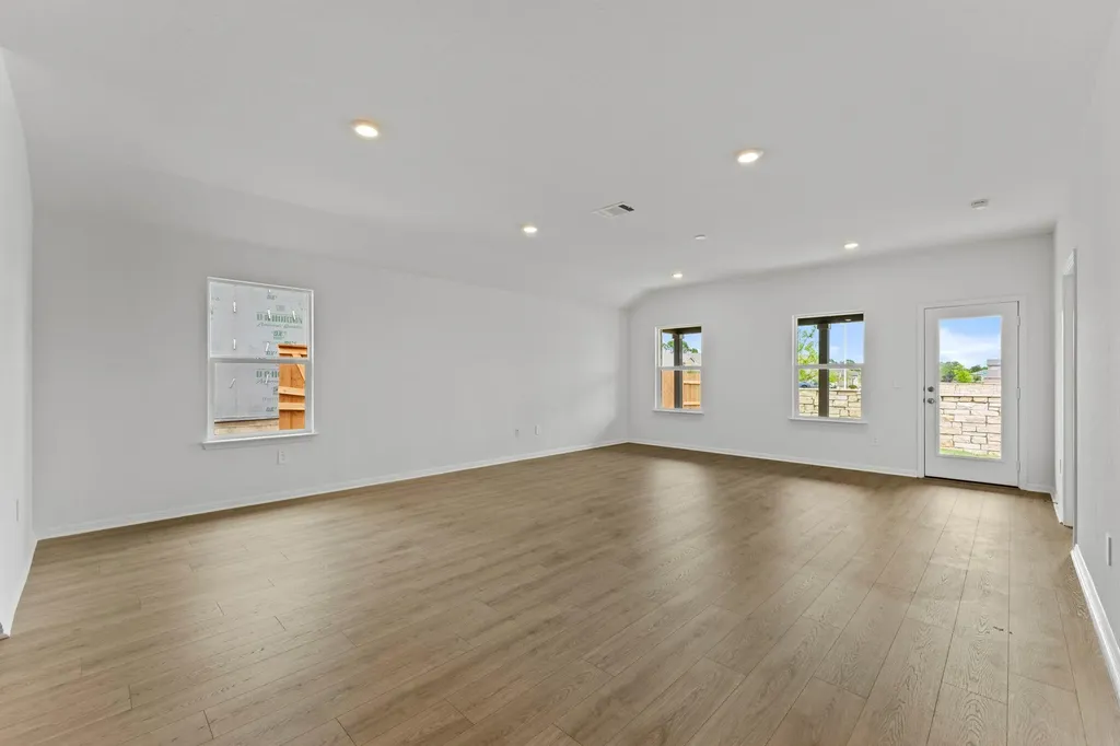 2552 Whittler Road Leander TX 78641