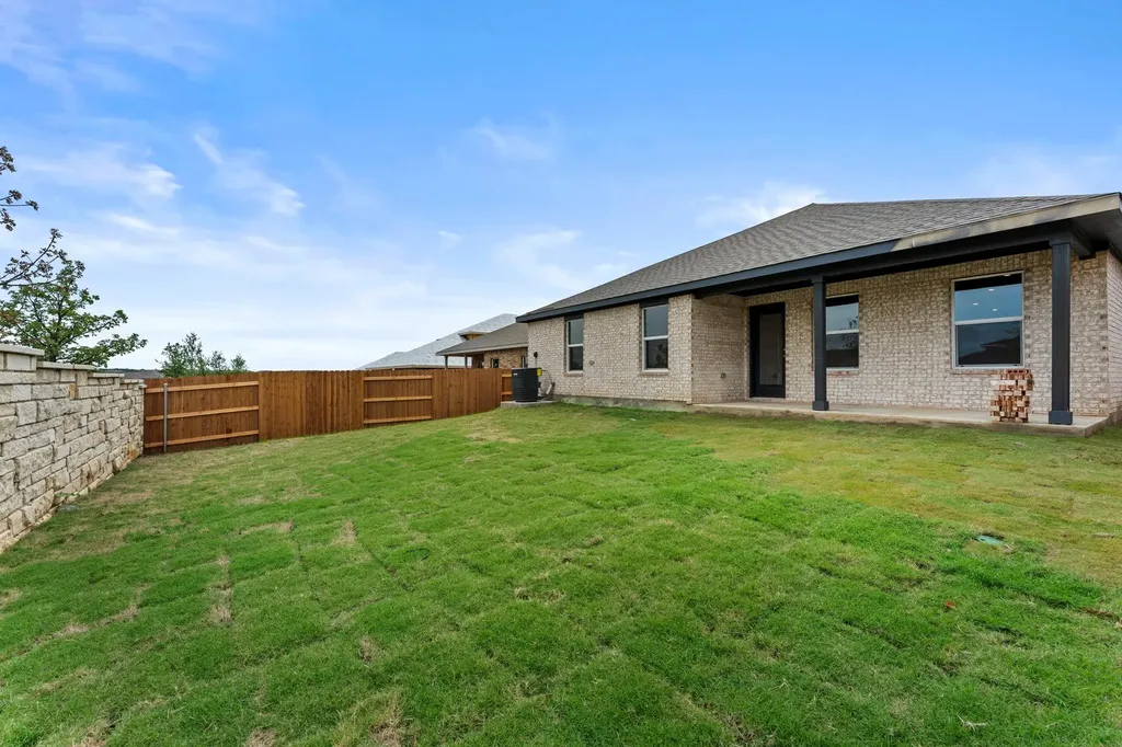 2552 Whittler Road Leander TX 78641