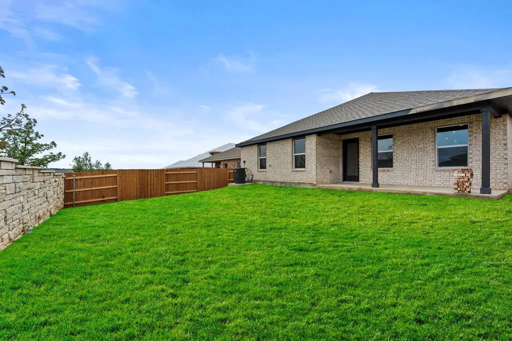 2552 Whittler Road Leander TX 78641