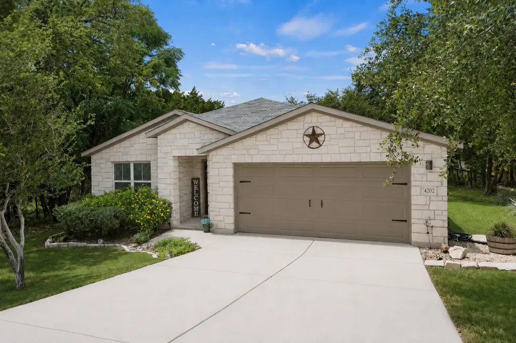4202 Glendale Lane Lago Vista TX 78645