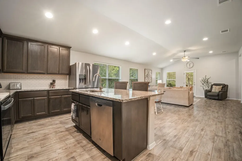 4202 Glendale Lane Lago Vista TX 78645