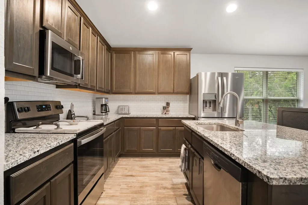 4202 Glendale Lane Lago Vista TX 78645