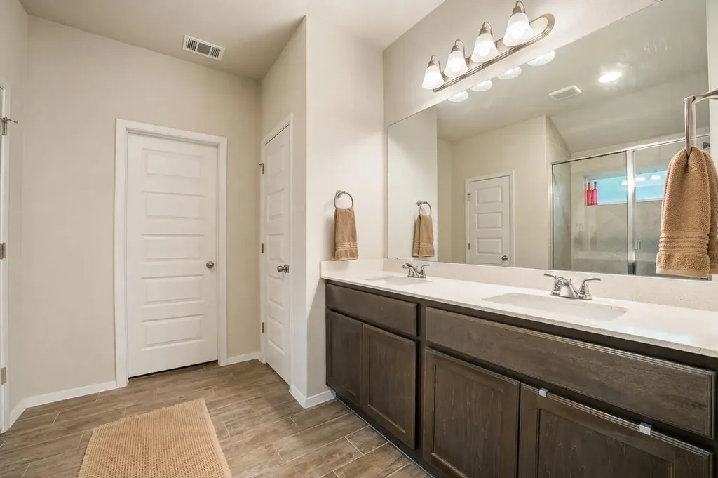 4202 Glendale Lane Lago Vista TX 78645