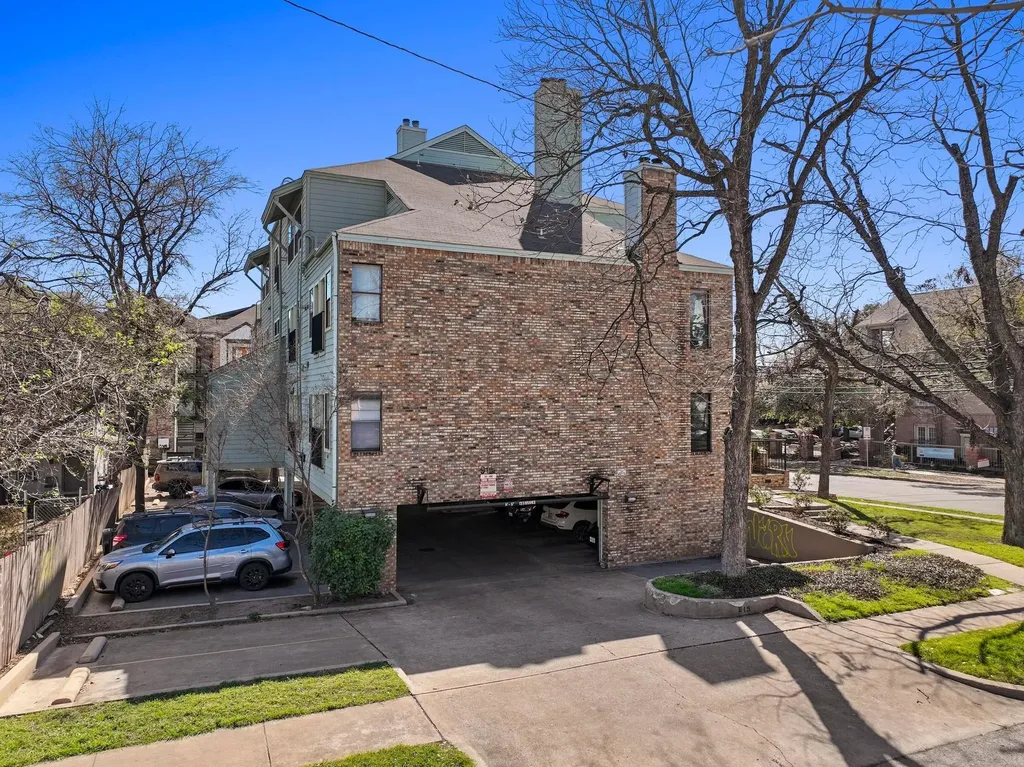 915 W 22nd 1/2 Street Austin TX 78705