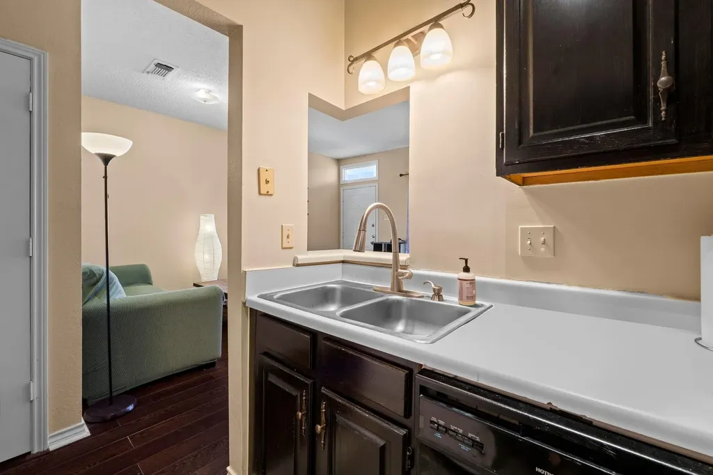 915 W 22nd 1/2 Street Austin TX 78705
