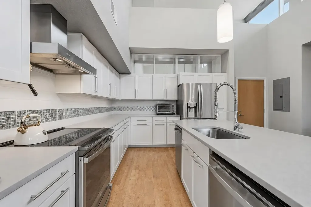 1600 Barton Springs Road Austin TX 78704