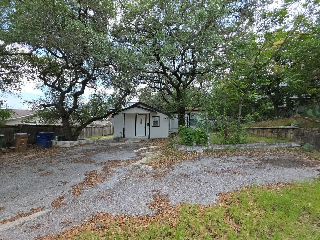 703 Herndon Lane Austin TX 78704