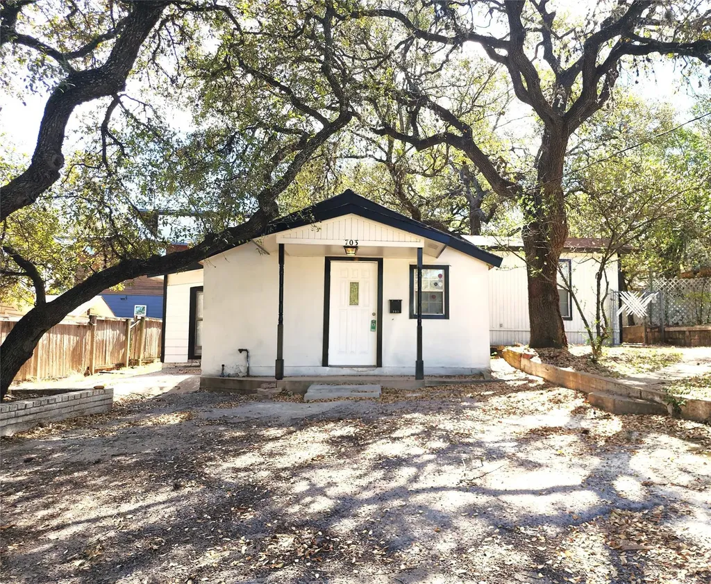 703 Herndon Lane Austin TX 78704