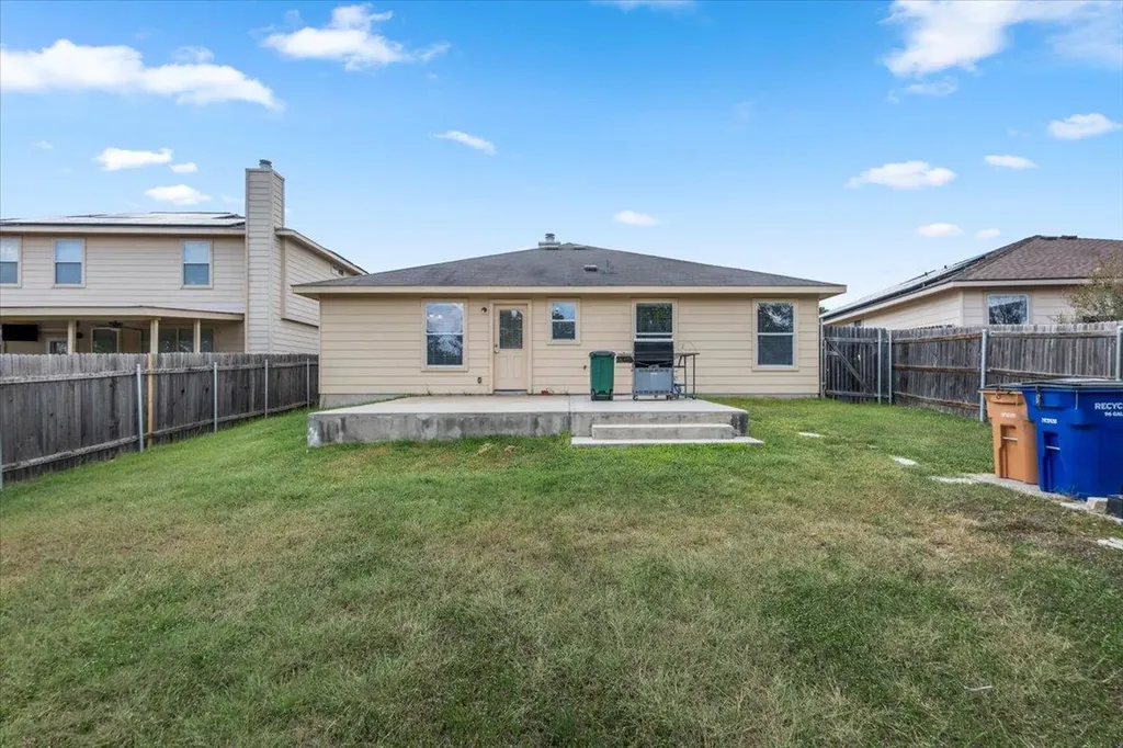 5105 Bantom Woods Bend Austin TX 78724
