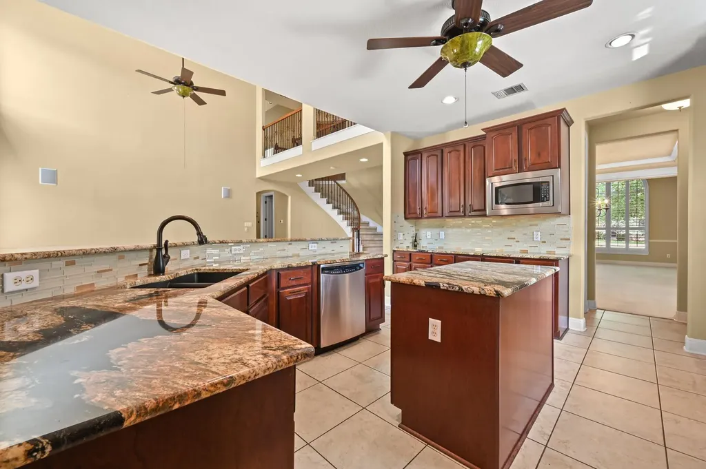 111 Whitley Drive Austin TX 78738