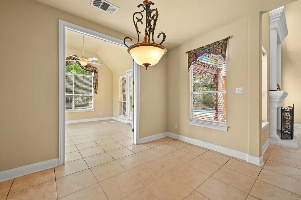 111 Whitley Drive Austin TX 78738