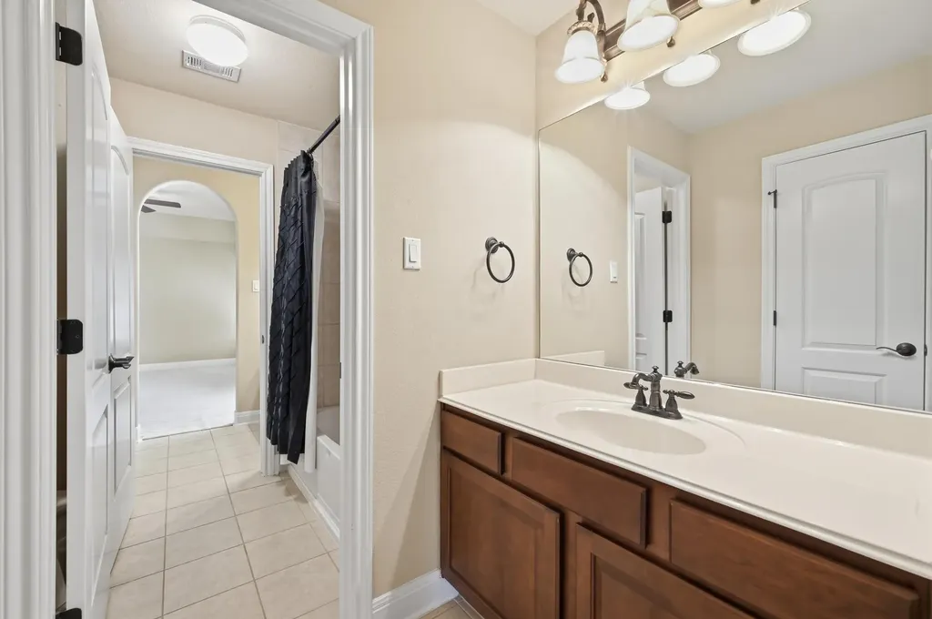111 Whitley Drive Austin TX 78738