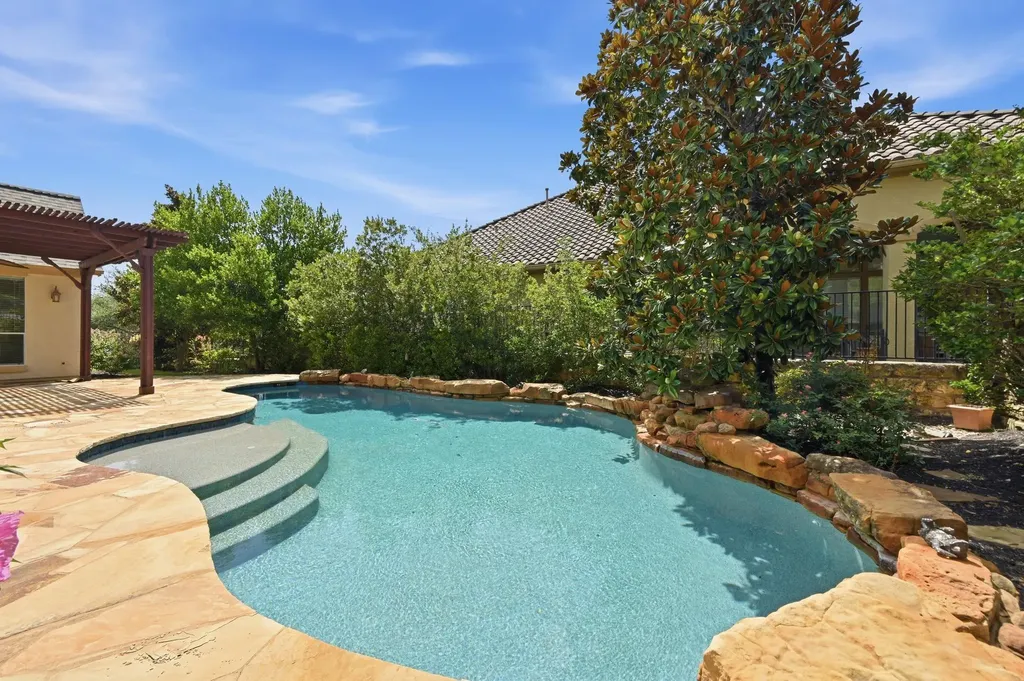 111 Whitley Drive Austin TX 78738