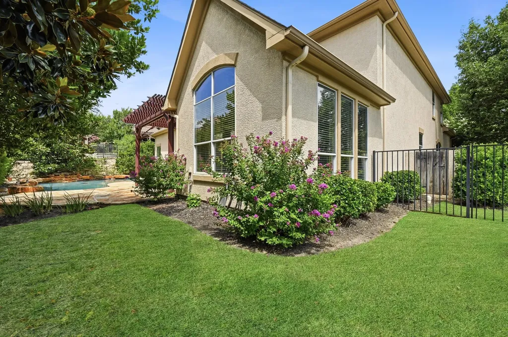 111 Whitley Drive Austin TX 78738