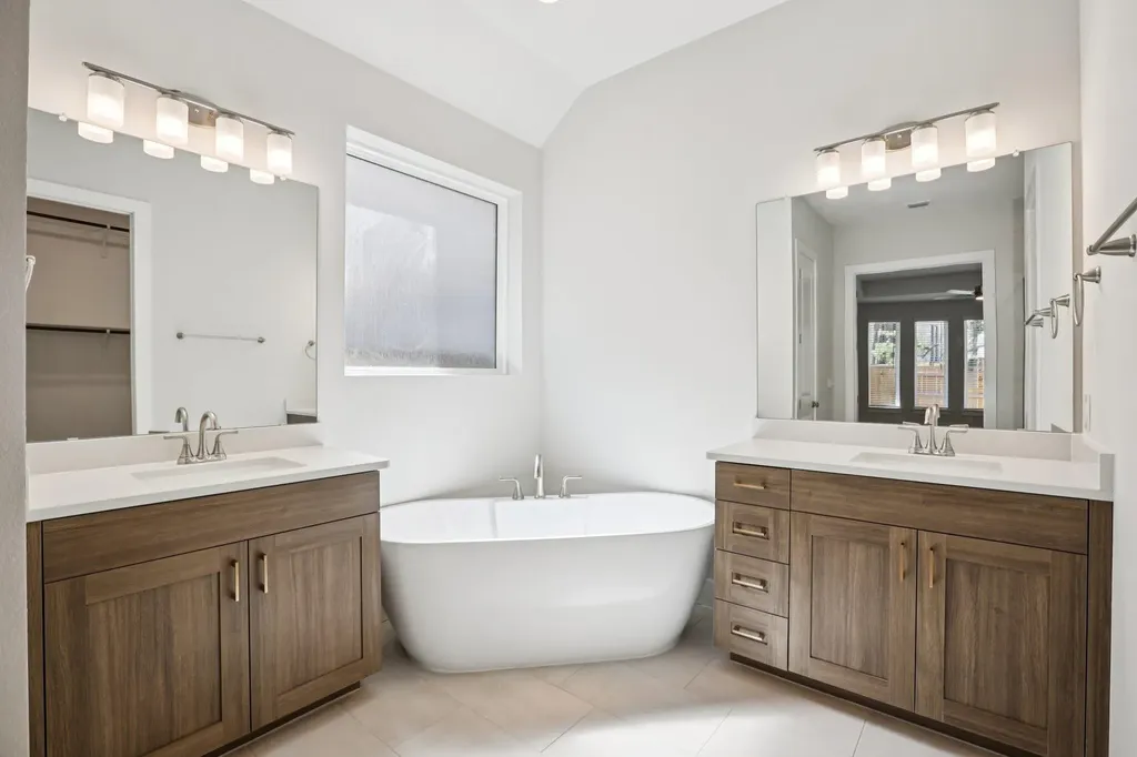 281 Seaside Sparrow Way Kyle TX 78640