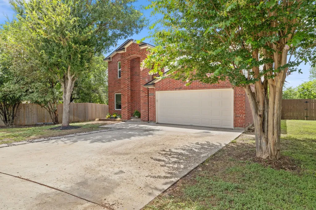 909 Rocking Spur Cove Pflugerville TX 78660