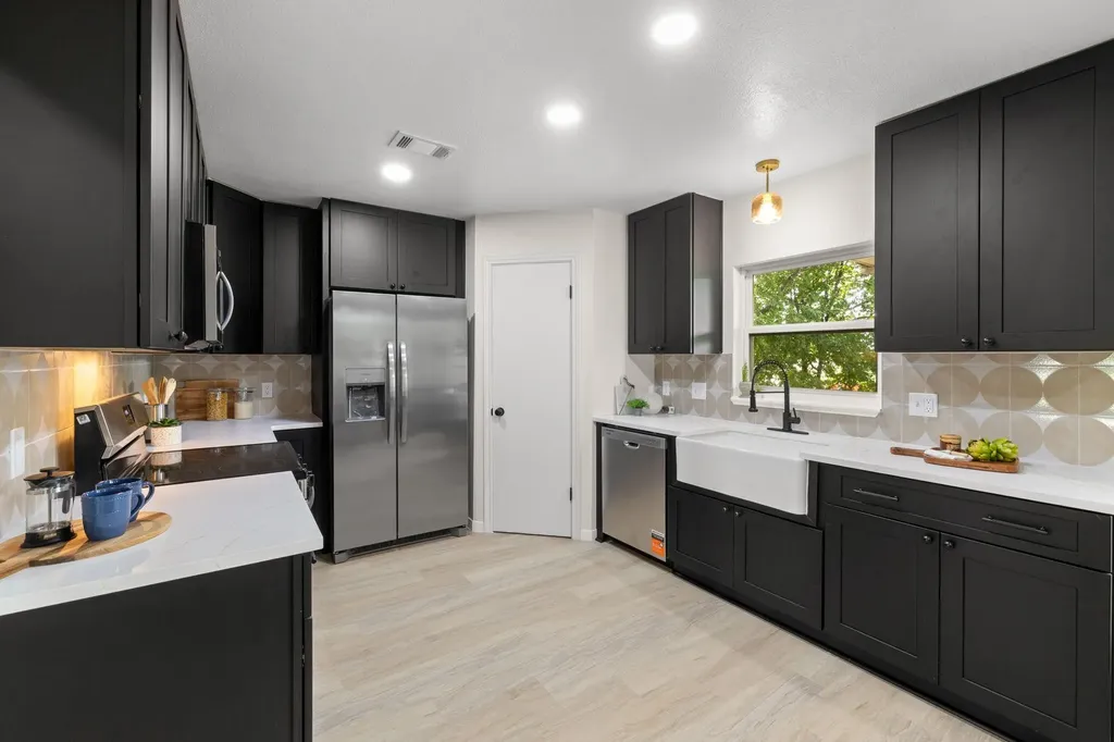 909 Rocking Spur Cove Pflugerville TX 78660