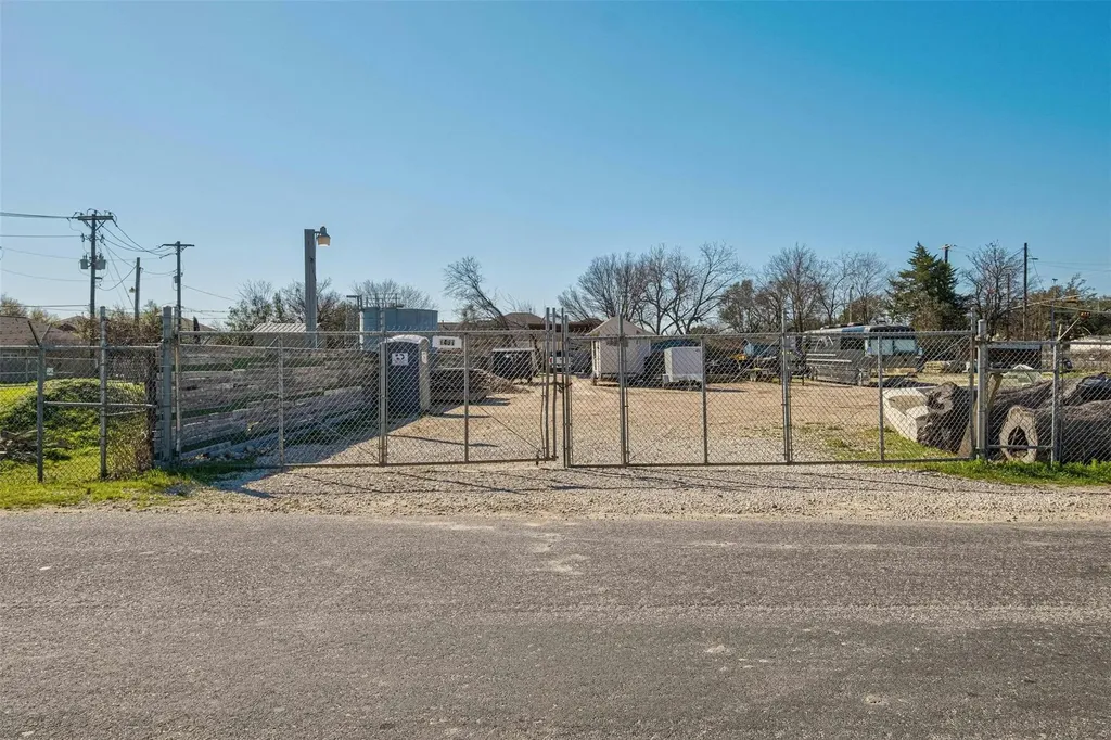 1401 Mooreland Drive Austin TX 78748