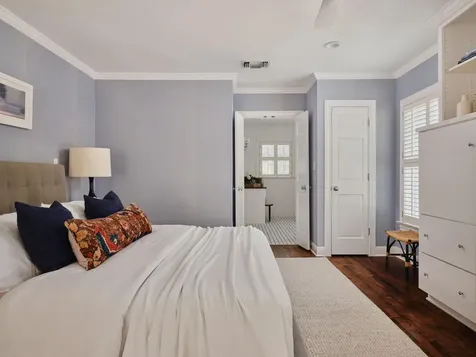 2412 Jarratt Avenue Austin TX 78703
