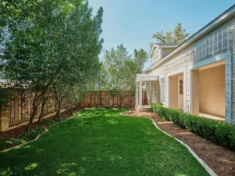 2412 Jarratt Avenue Austin TX 78703