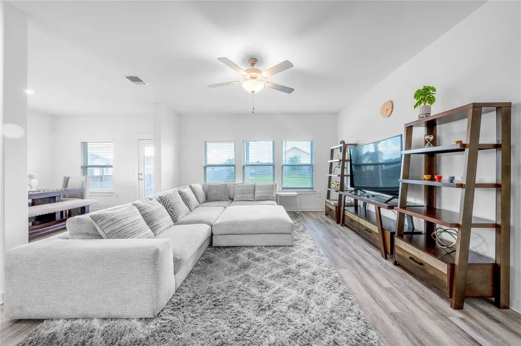 15309 Grenadine Bloom Cove Del Valle TX 78617