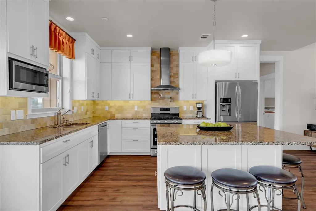 336 Park Lane Sunrise Beach TX 78643