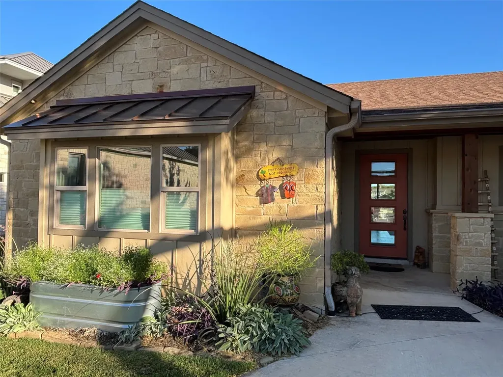 131 Primera Court Kingsland TX 78639