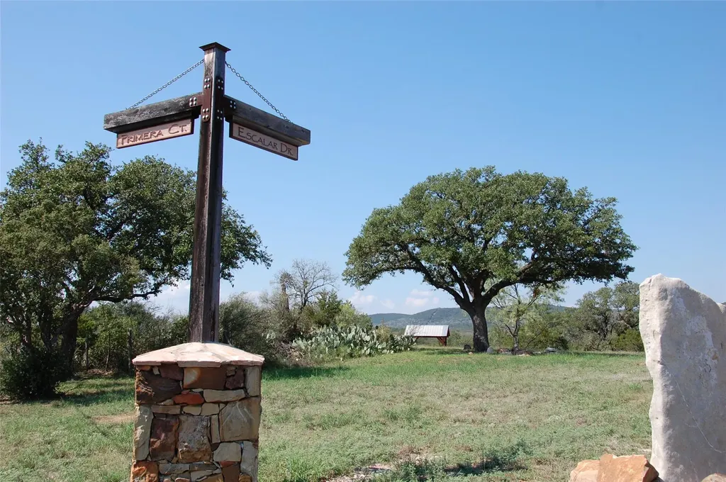 131 Primera Court Kingsland TX 78639