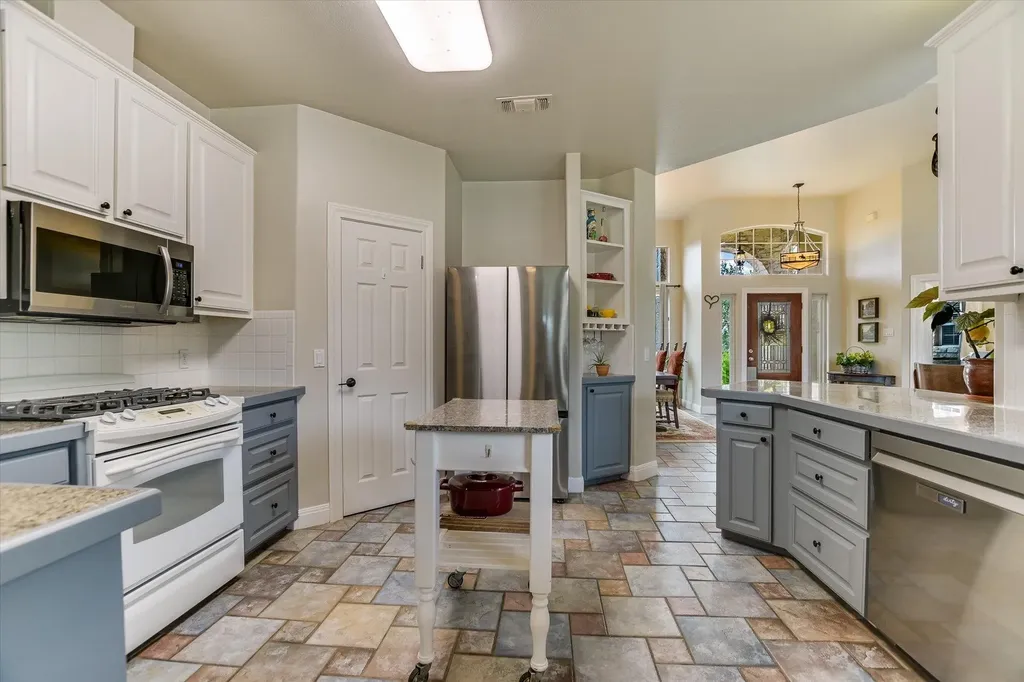 300 Valley Oak Drive Dripping Springs TX 78620