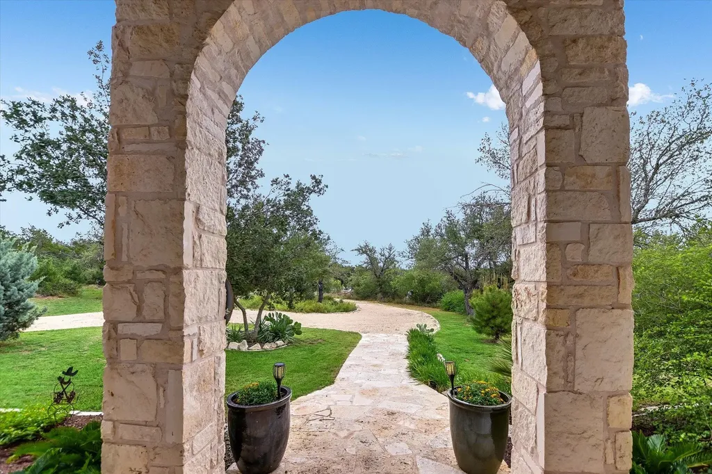 300 Valley Oak Drive Dripping Springs TX 78620