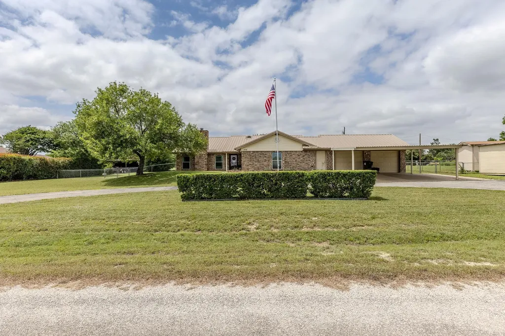 199 County Road 4933 Kempner TX 76539