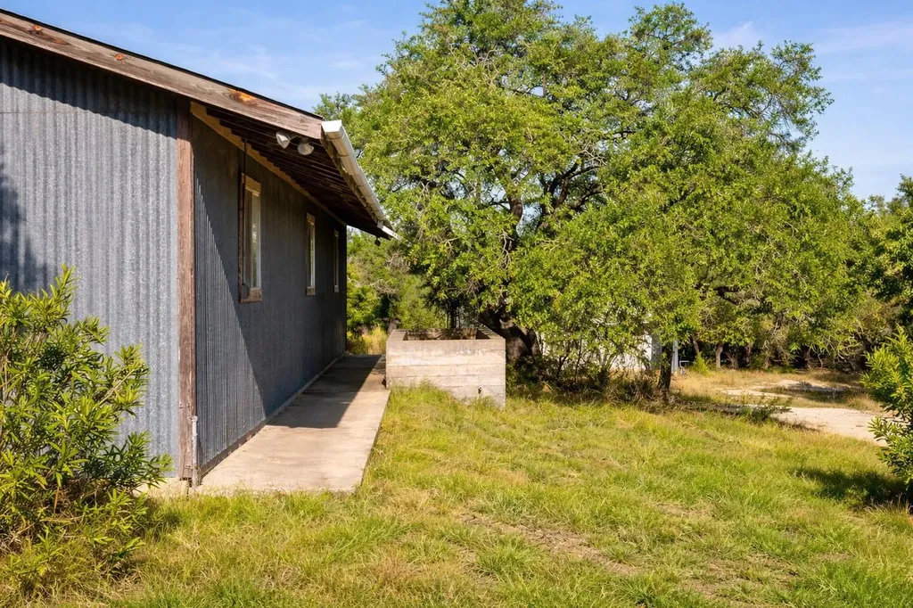 520 Harmon Hills Cove Dripping Springs TX 78620